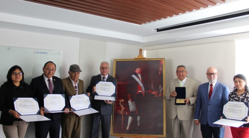 <strong><u>Las mejores ediciones científicas del Perú fueron reconocidas con el premio “Hipólito Unanue 2022″</u></strong>